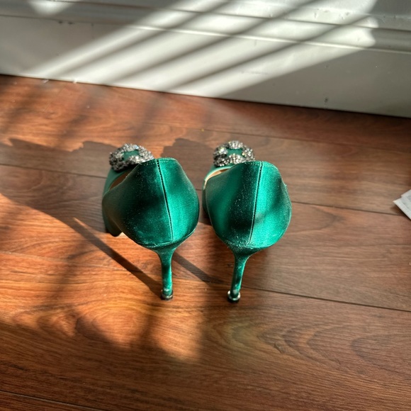 Manolo Blahnik Green Satin Hangisi Pumps. Size 7. Authentic!!! - Picture 8 of 16